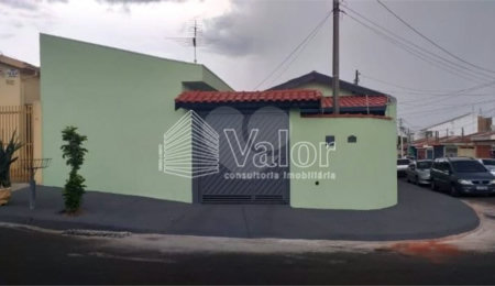 Casa à venda com 3 quartos, sendo 1 suíte,  em Parque Sisi, São Carlos, SP