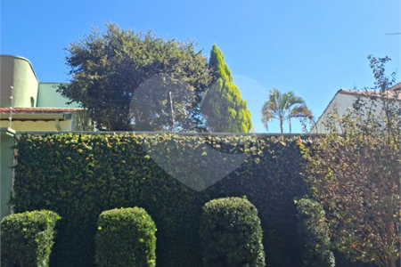 Indaiatuba- Jardim Feres - Terreno murado com 280 ms , sendo 10,00 de frente - terreno com piscina , paisagismo, churrasqueira, varanda, garagem,- R$ 600.000,00, podendo agregar a casa ao lado de sua propriedade, no valor de R$ 1.100.000,00 - aceita permuta com apartamento de 2 dorms, região central