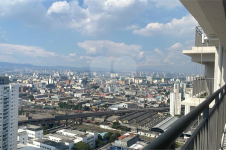 Apartamento á venda no 31o. andar com 126,53m2 COM VISTA PANORÂMICA PERMANENTE para a SERRA DA CANTAREIRA E PAULISTA, com 3 suítes e 2 vagas, Condomínio Clube,próximo do metro Brás. Estuda Proposta