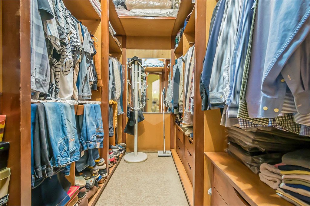 Sobrado a venda na Vila Mariana de 300m² 2 suítes 3 dormitórios 5 vagas