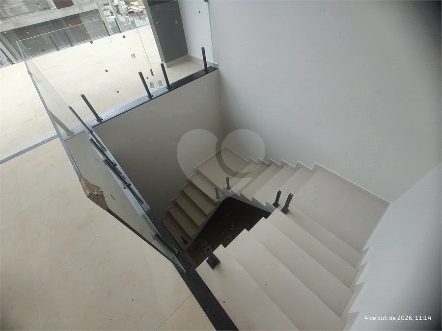 Casa exclusiva em Atibaia de alto padrão com 3 suítes, piscina, espaço gourmet, condomínio fechado, aceita financiamento