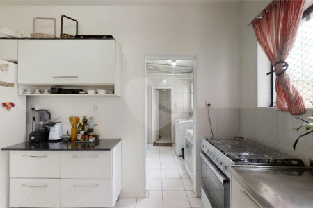 Apartemento com dois dormitórios na Bela Vista.