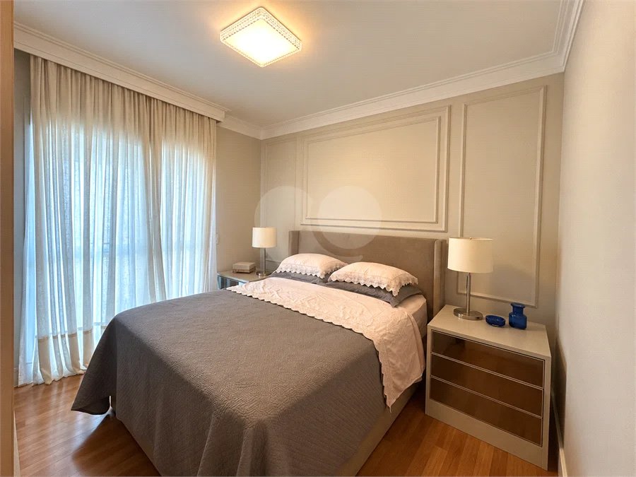 Apartamento de 127 m² em andar alto, com vista livre, 3 suítes planejadas, sacada gourmet envidraçada, 2 vagas e lazer completo, próximo ao Shopping Golden Square e à Avenida Kennedy.
