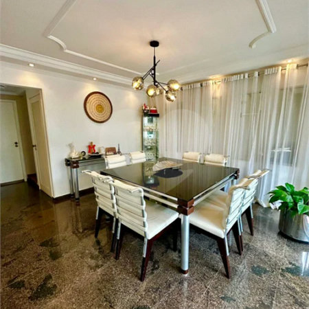 Casa de Alto Padrão à Venda no Parque dos Pássaros – 350 m²