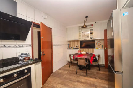 Sobrado à venda com 5 quartos, sendo 1 suíte, em Vila Sônia, São Paulo, SP