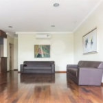 Apartamento à venda no Mandaqui com 3 dormitórios, sendo 1 suíte, sala ampla e bem distribuída, cozinha, 2 banheiros e área de serviço. O imóvel conta ainda com 1 vaga de garagem.