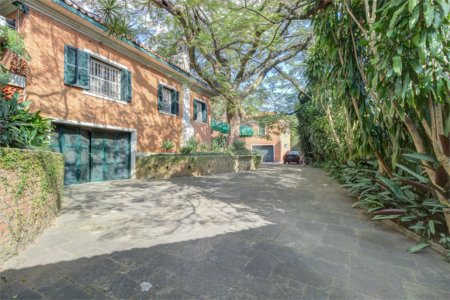 Casa à venda com 6 quartos, sendo 4 suítes, em Guarapiranga, São Paulo, SP