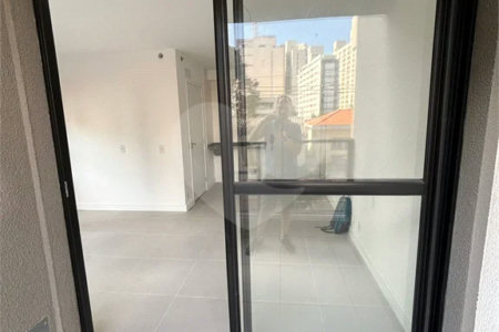Apartamento aconchegante com terraço e sacada
