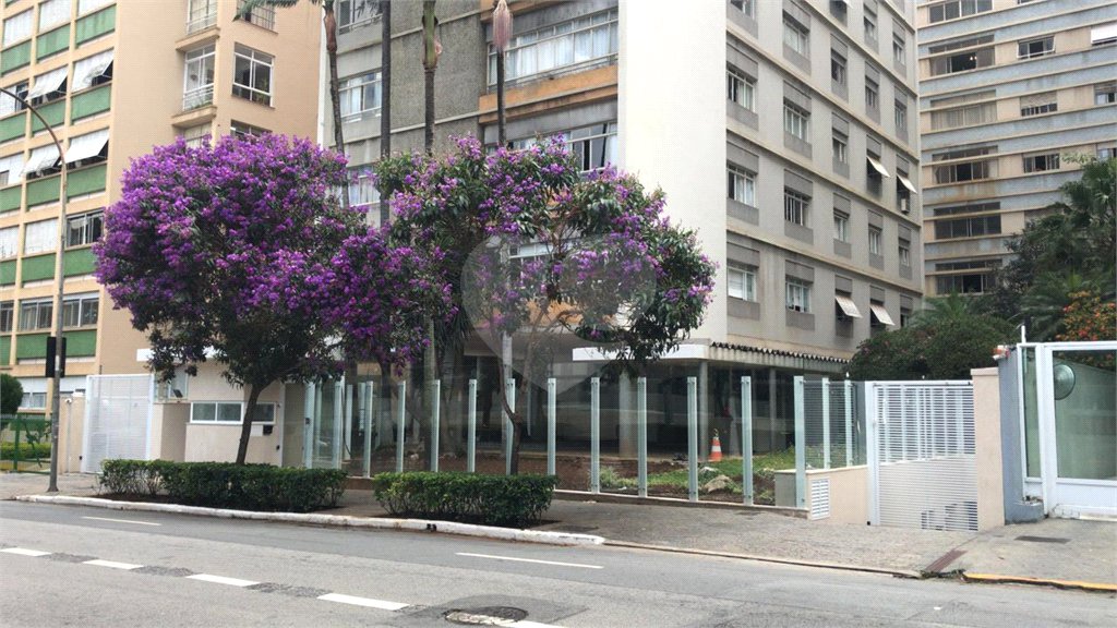 Apartamento à venda no bairro Bela Vista.