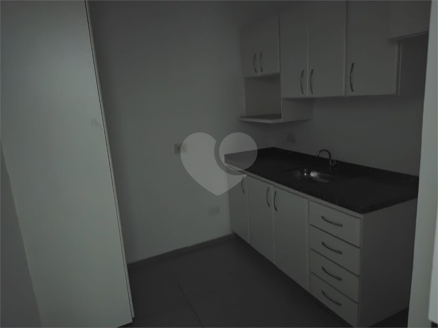 Sala Comercial na Prestigiada Alameda Lucas Nogueira Garcez
