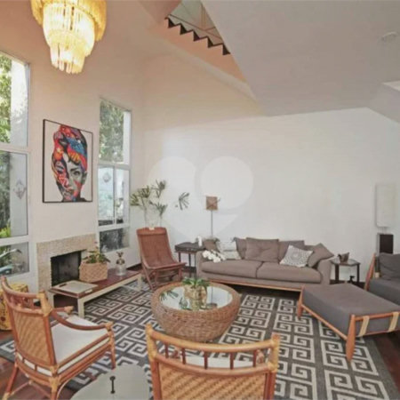 Casa à venda ou para alugar com 5 quartos, sendo 3 suítes, no condomínio Villa Florida, São Paulo - SP