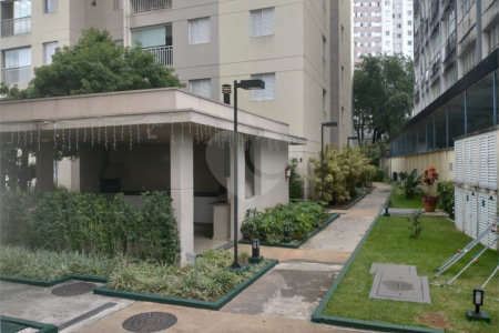 Apto no Cambuci de 55m2, com 2 dorms, 2 banheiros, 1 suíte, 1 vaga. Estuda permuta.