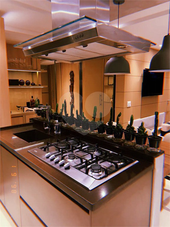Apartamento com 2 dormitórios e 1 vaga de garagem ao lado do Parque Ibirapuera.