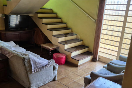 Casa Sobrado com varandas