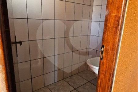 Excelente Casa Residencial no São Carlos 5 com 3 Quartos (1 Suíte) e Garagem Coberta para 2 Carros