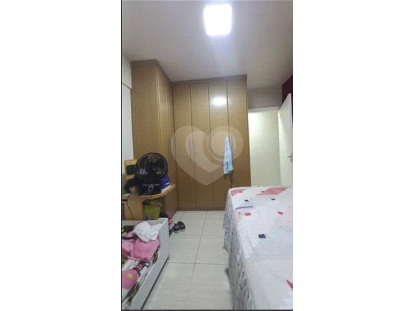 2 quartos e vaga de garagem