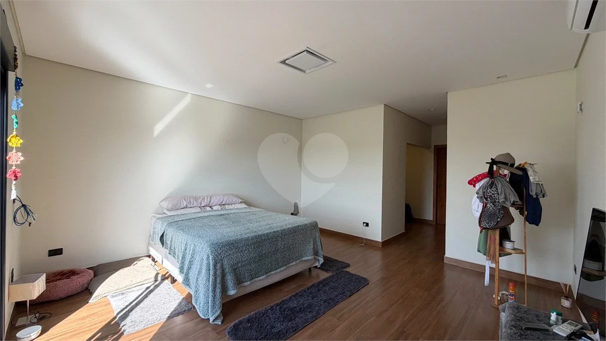 Casa de alto padrão com 3 suítes no Condomínio Damha 2,