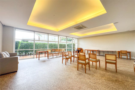Apartamento de Alto Padrão no Campo Belo para venda com porteira fechada, com 4 dormitórios suítes e 4 vagas com lazer de club.
