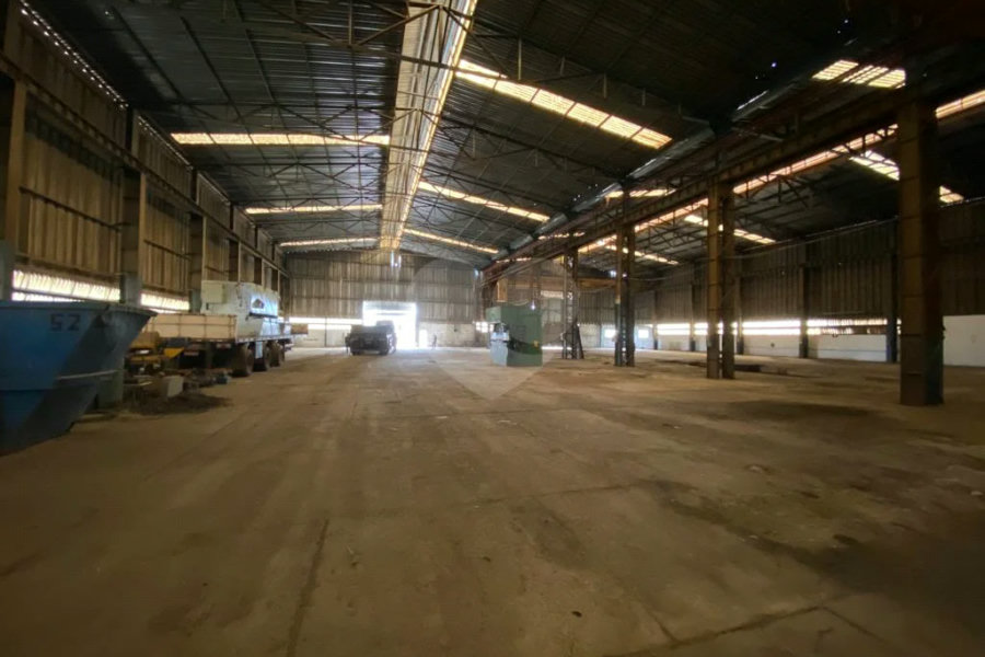 Galpão industrial à venda ou para locação na beira da Rodovia Hermínio Petrin - SP 308.
