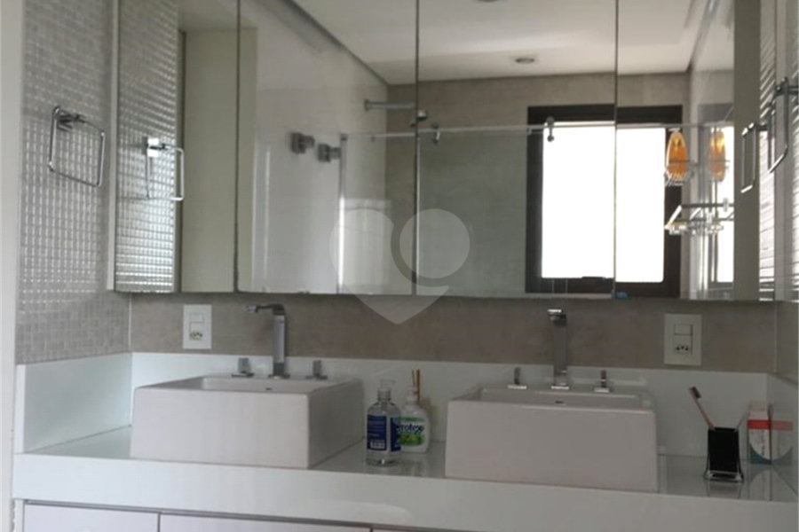 Apartamento para venda Alto de Santana com 220 m² de área primativa.