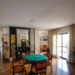 Apartamento 580m², 4 quatos, sendo 4 suítes, 5 vagas de garagem, à venda no Bosque da Saúde