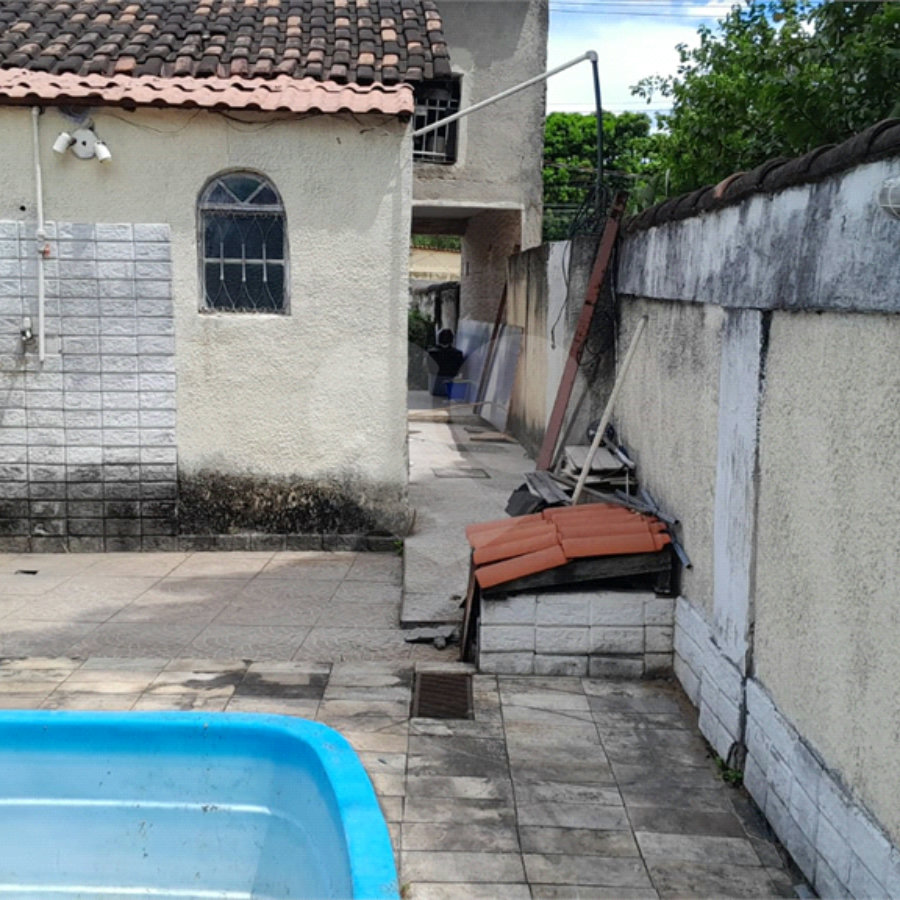 Casa lienar a venda na Estrada da Posse com 3 quartos fácil acesso a Avenida Brasil