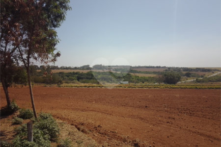 Excelente sítio de 27 alqueires, ótima localização em São Carlos.
