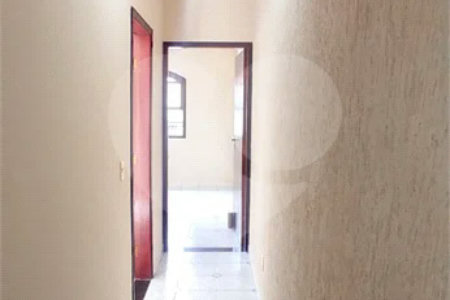 Casa com 180m², 3 dormitórios, 1 vaga, à venda na Vila Scarpelli em Santo André.