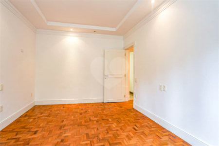 Apartamento na Bela Vista com 228m² 3 dormitorios Aceita e estuda Permuta.