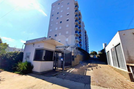 Apartamento térreo no Residencial Sineu
