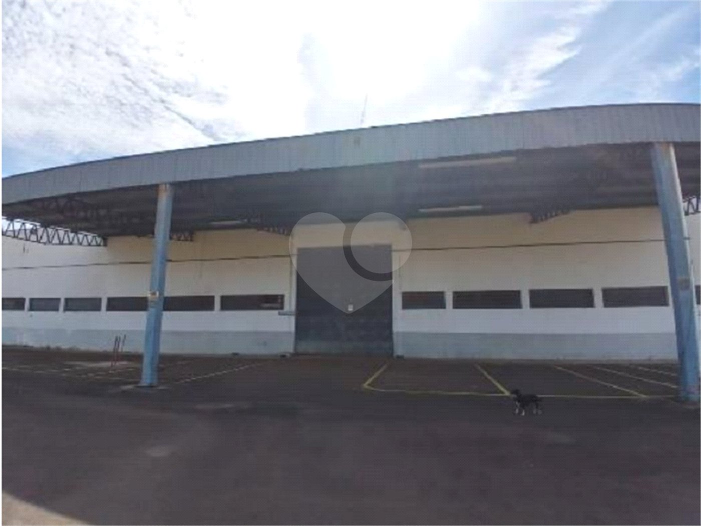 Galpão Comercial .