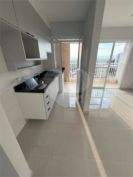 Apartamento à venda na Vila São João, próximo as Shopping Internacional de Guarulhos, com 43 m² com 2 dormitórios e 1 vaga de garagem