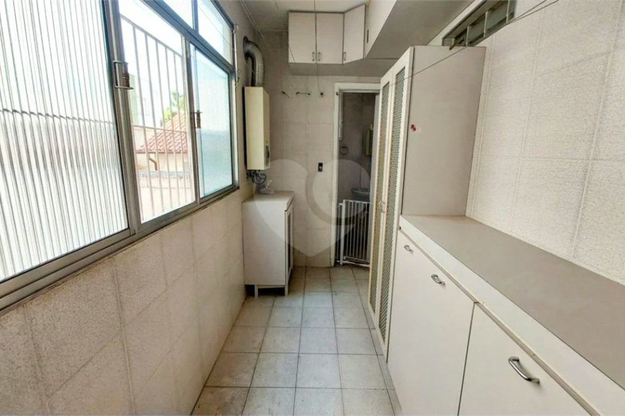 Apartamento de 03 dormitórios. Agende uma visita.