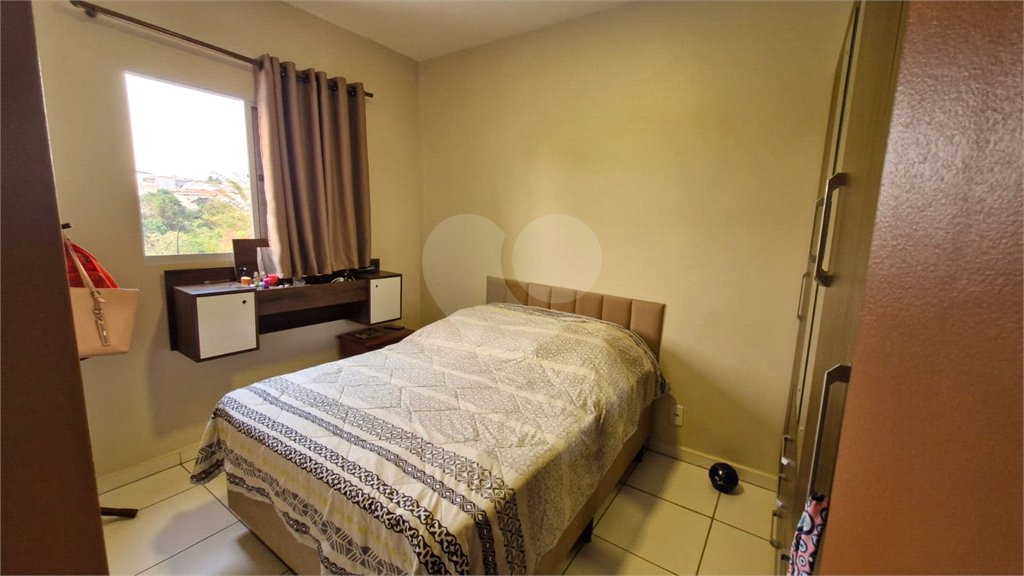 Apartamento à venda no condomínio Parque das Acácias.