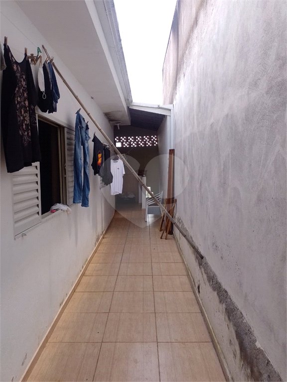 Casa térrea para venda, com 3 dormitórios, sendo 1 suíte.