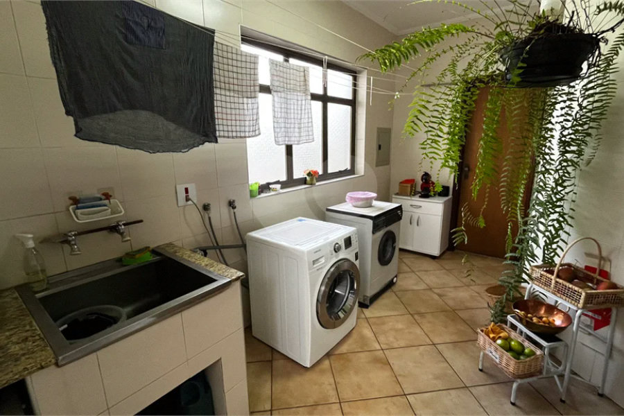 Casa à venda com 3 quartos, sendo 1 suíte, em Jardim Dos Estados, Poços de Caldas - MG