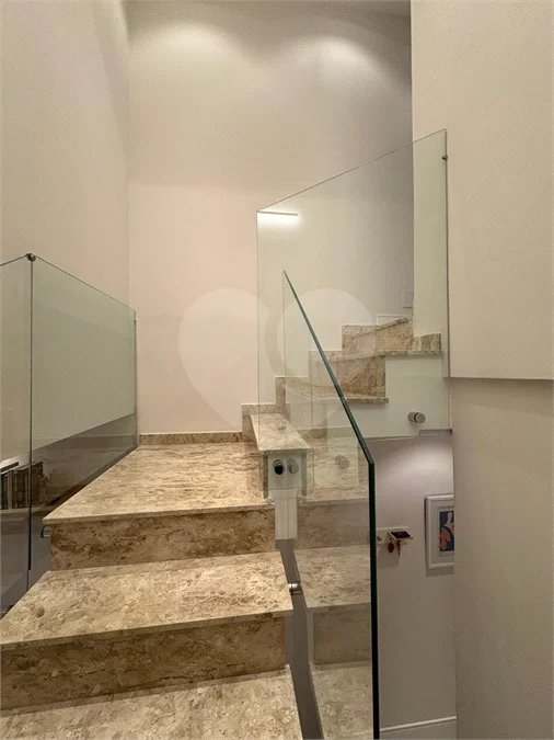 Apartamento duplex de 102 m² com 2 dormitórios, sendo 1 suíte, 3 banheiros, área gourmet e 1 vaga de garagem. Conforto, estilo e exclusividade em um só imóvel!