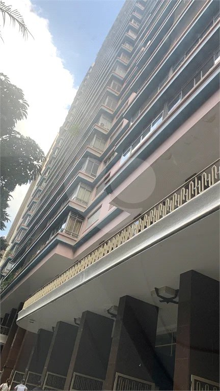 Edifício Louvre | Apartamento Neoclássico de 425m² à Venda na Praça da República — Centro de São Paulo