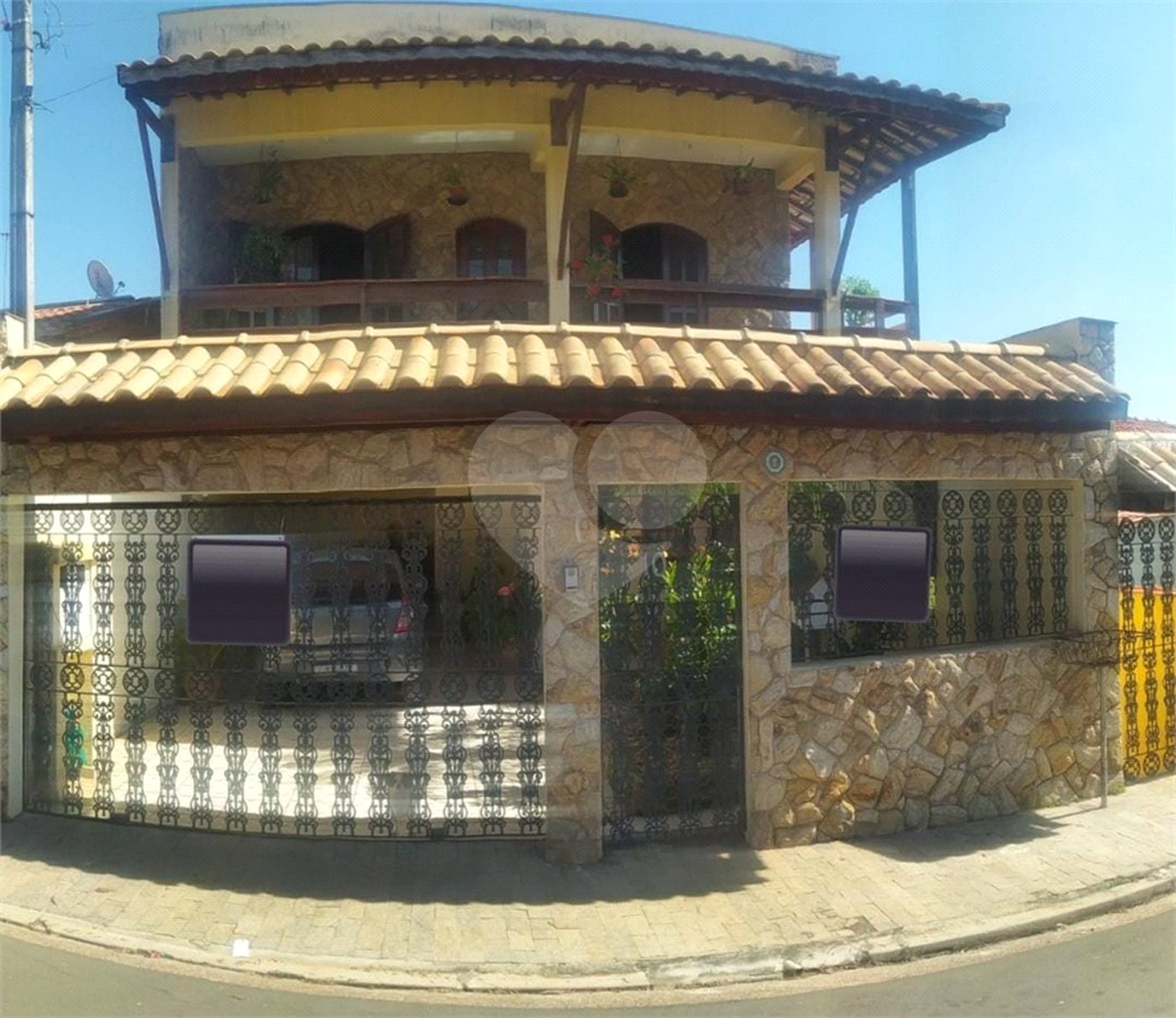 Linda casa com 3 suítes a venda na Vila Pasti em Louveira