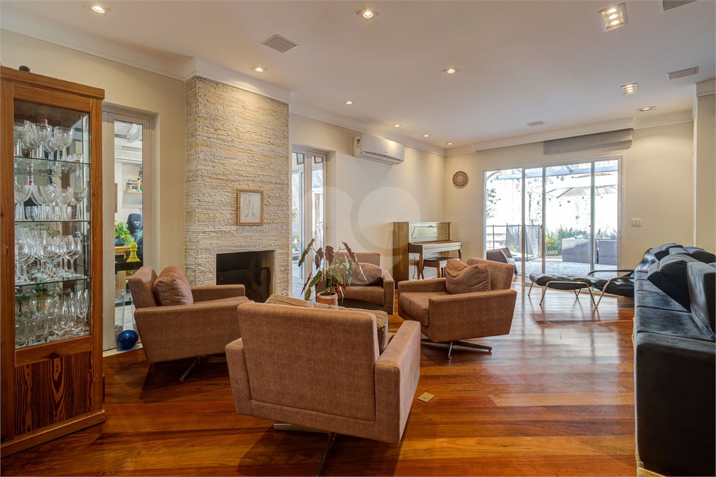 Casa à venda com 3 suítes no condomínio Villa Splendore, São Paulo - SP