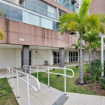 Apartamento com 68m² sala 02 ambientes, 02 dormitórios, sendo 01 suíte banheiro social e vaga no subsolo.! Venha conhecer!