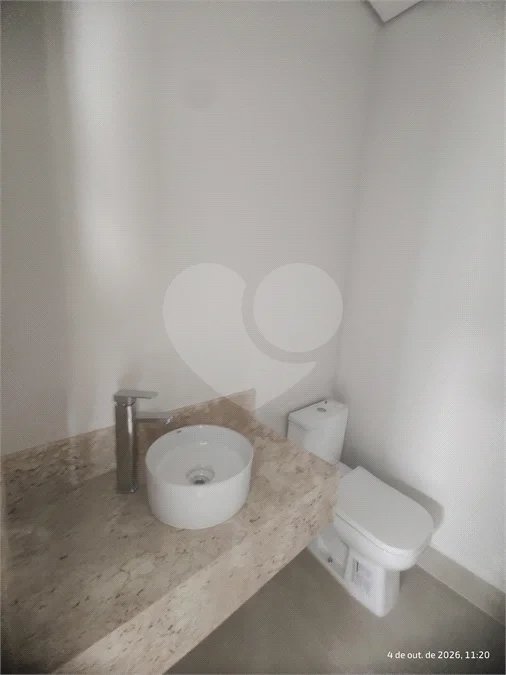 Casa exclusiva em Atibaia de alto padrão com 3 suítes, piscina, espaço gourmet, condomínio fechado, aceita financiamento