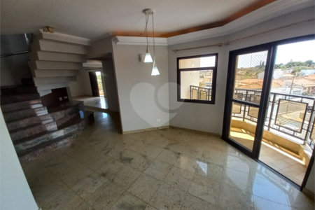 Duplex no Edifício Acapulco.