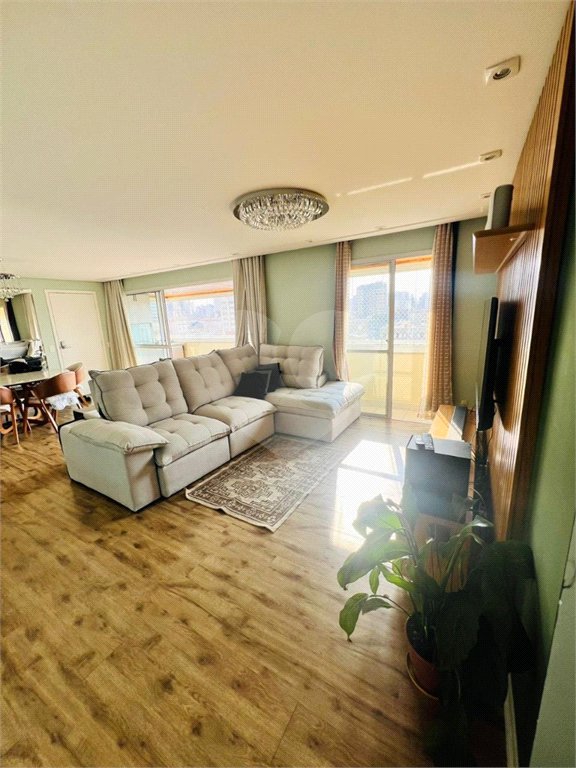 Apartamento á venda MOBILIADO com 128m², 3 suítes, 2 vagas, no centro de Santo André