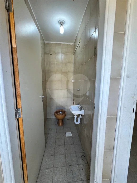 Imóvel Comercial para Venda e Locação no bairro Alto.