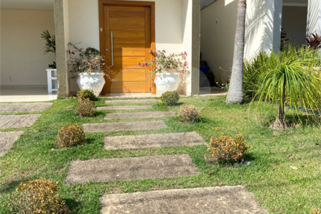 Linda casa Condomínio Santa Isabel I