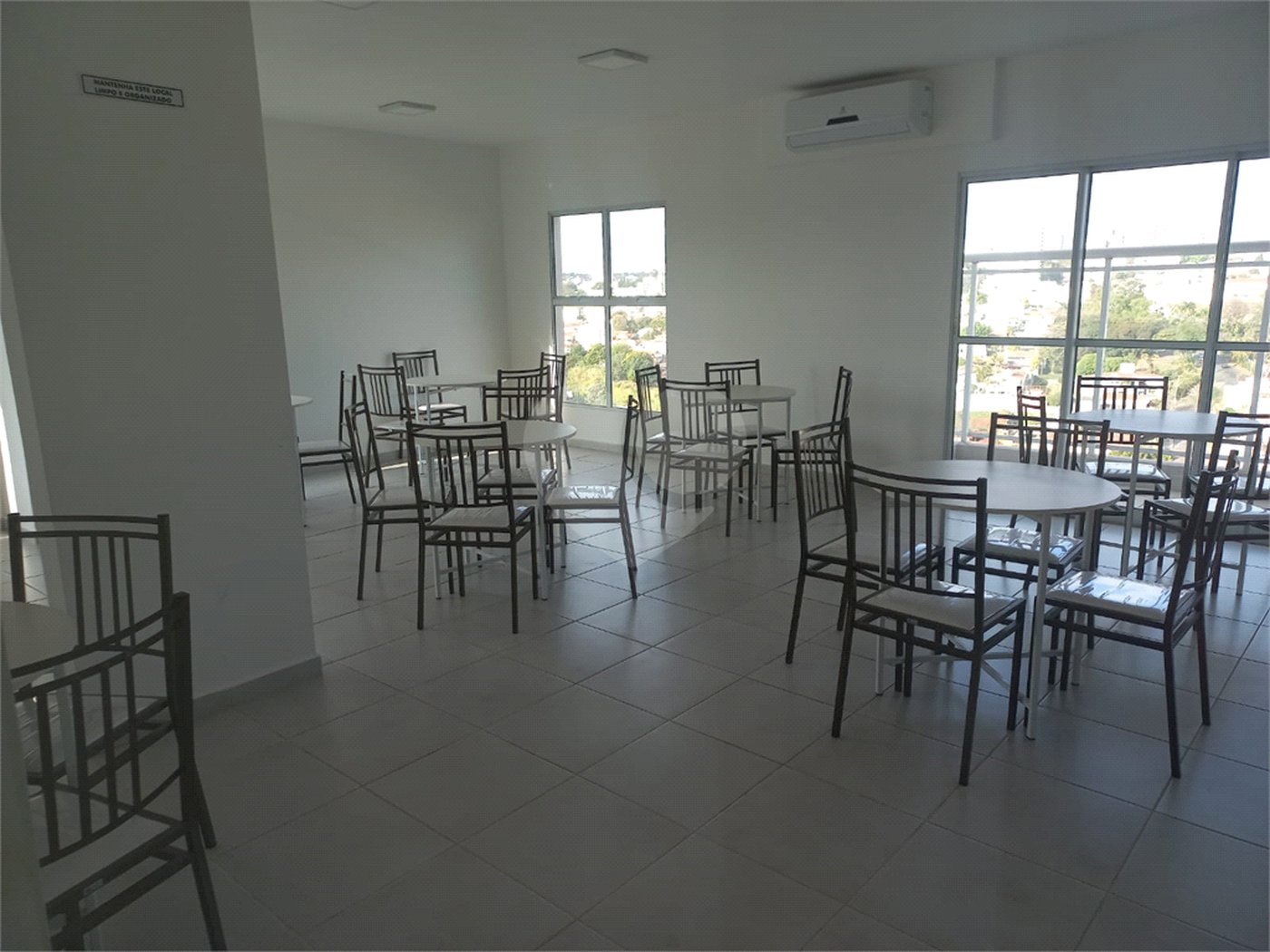 Apartamento no Condomínio Mirante Araucária.