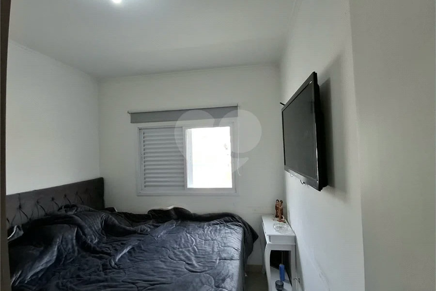 Casa à venda com 3 quartos, sendo 1 suíte, no condomínio Vila Arnoni, São Paulo - SP