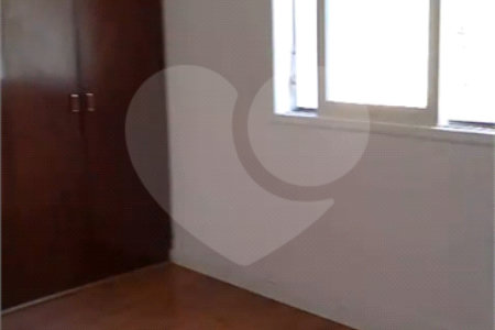 Charme e Praticidade na Vila Mariana: Sobrado com 2 Suítes e Excelente Localização!