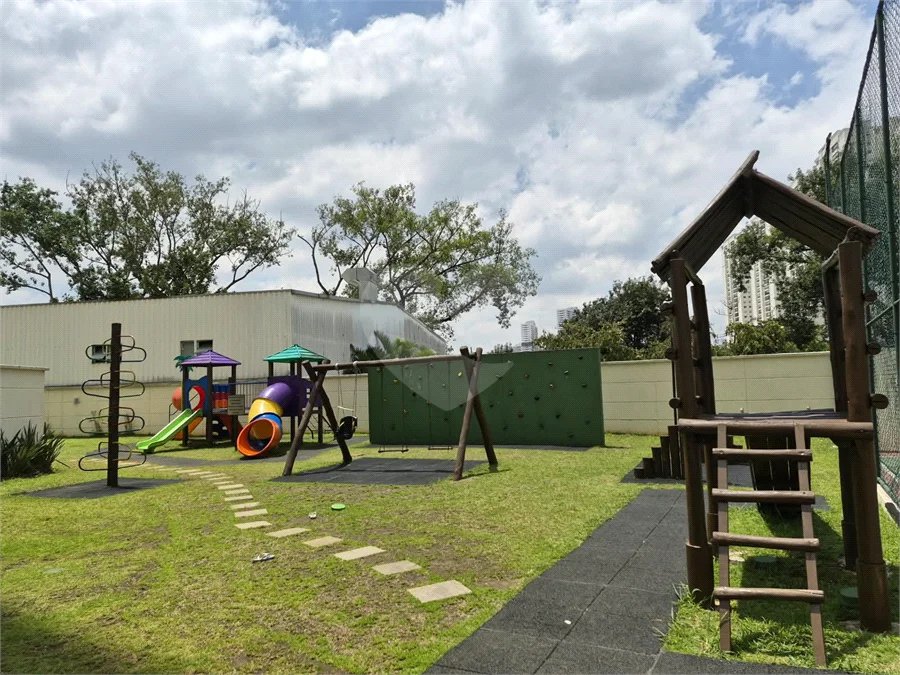 Oportunidade na Vila Leopoldina! Imóvel de 69m2, com 3 dorm., sendo 1 suíte, 2 banheiros, sala, cozinha e 2 vagas. Com ar condicionado em 2 dorm.